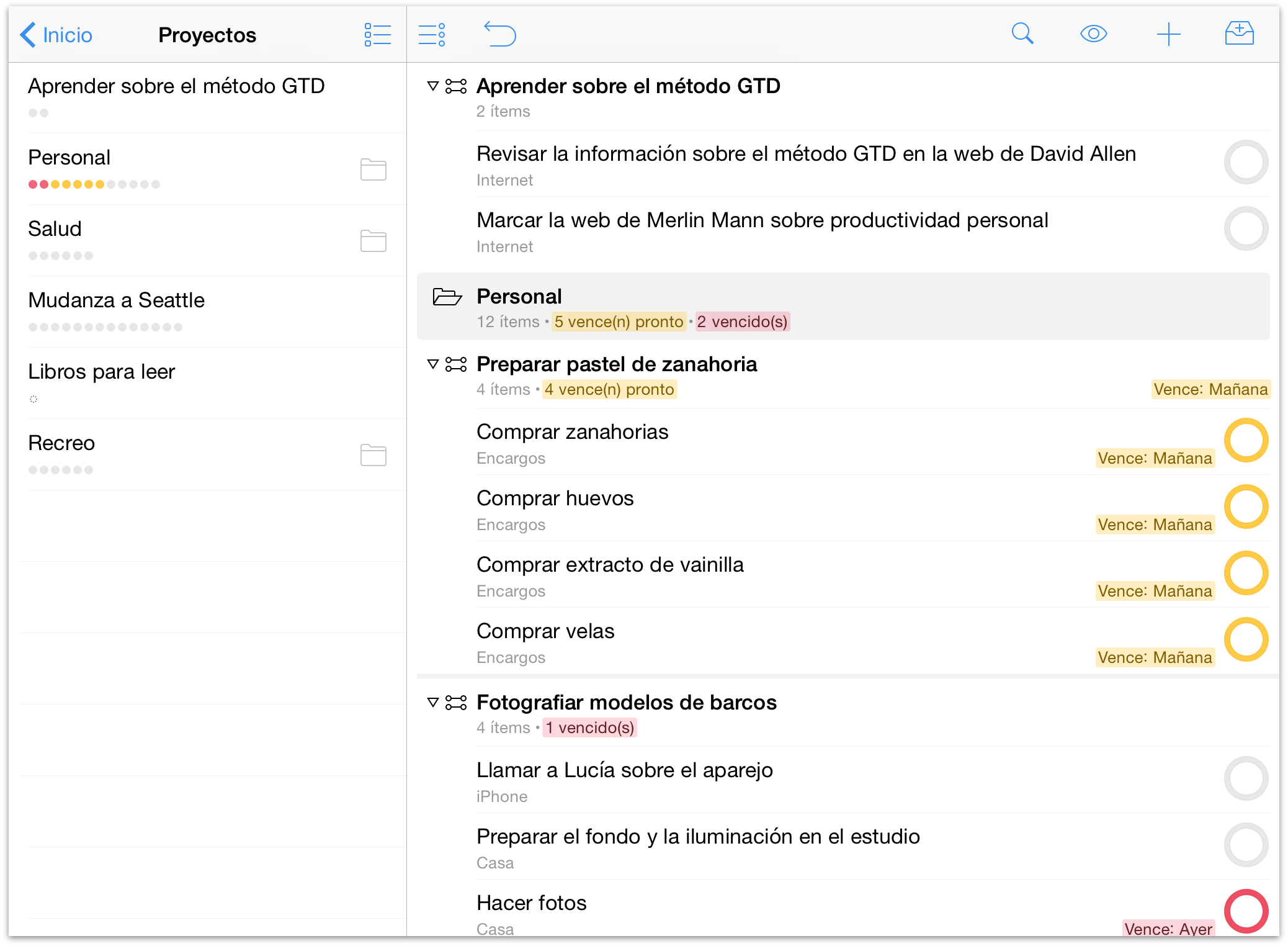 Un ejemplo de la perspectiva Proyectos en OmniFocus 2 para iOS en el iPad.