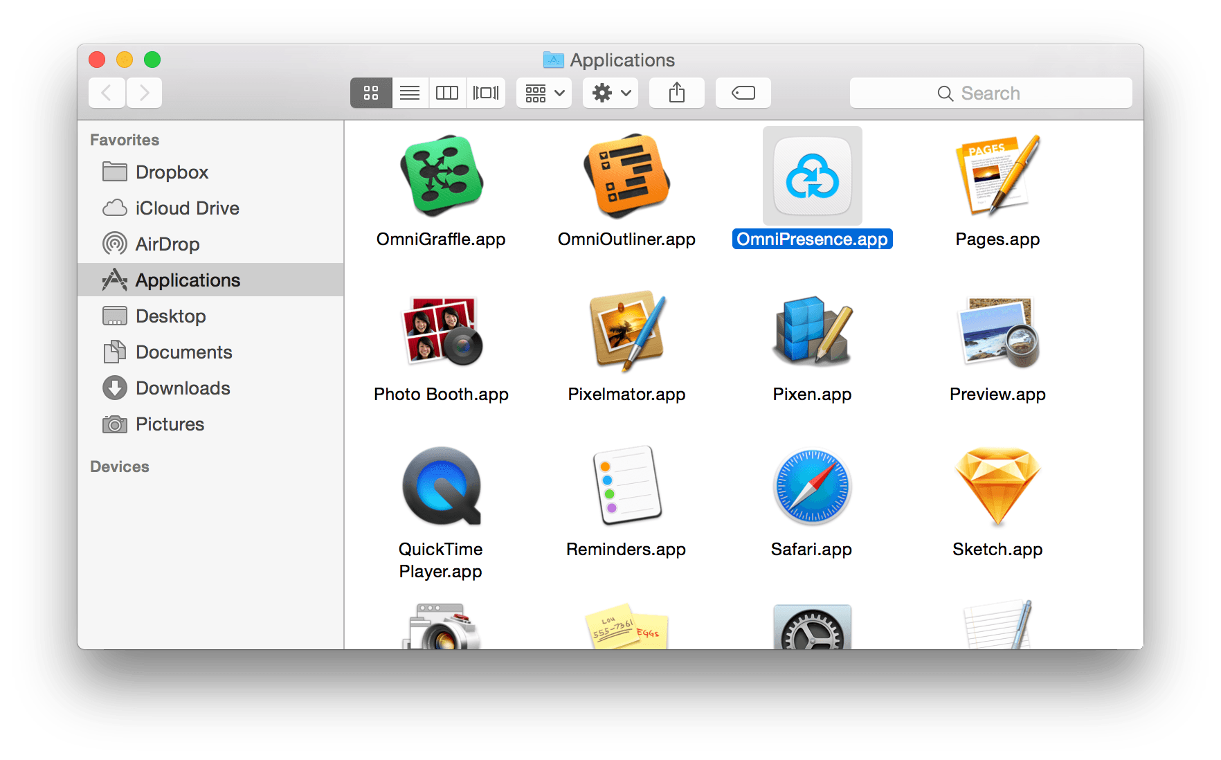 打开 Finder 窗口并在工具条中选择“应用程序”文件夹。